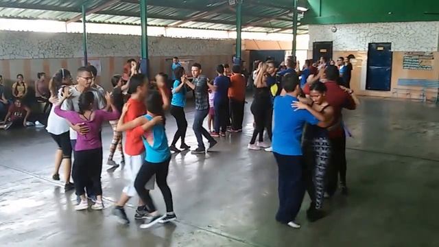 SALSA CASINO - Clase de Intermedio III (Rueda de Casino) смотреть онлайн