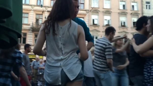 Сальса Уїк-енд у Львові смотреть онлайн