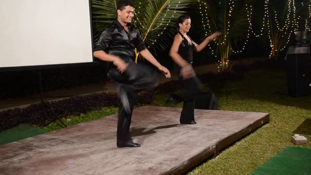 Fun Salsa Pelotero a la bola Devroop Sharma & Shehzeen Cassum смотреть онлайн