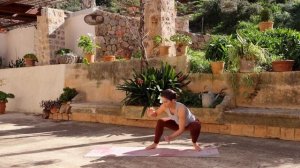 20-минутная динамическая йога с элементами движения животных | Йога для всего тела