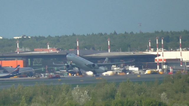 Самолёты китайских авиакомпаний в Шереметьево