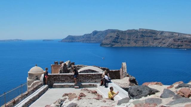 Clear sky, blue sea, charm and ecstasy in the wonderful resort of Oia Santorini