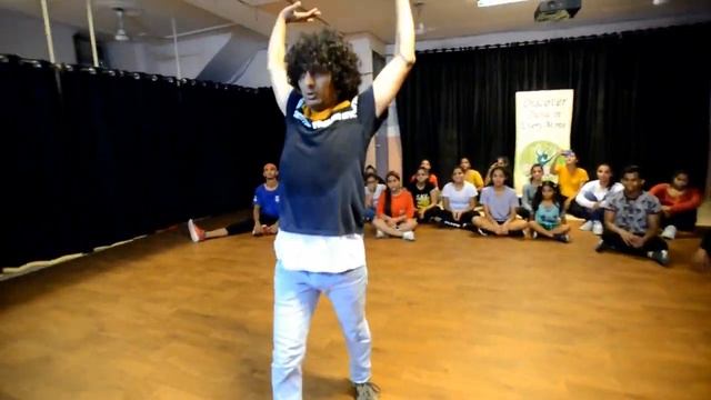 Dance Fun | DUM MAARO DUM (Title Track) | WAACKING Workshop | Choreography By Anurag Sharma смотреть онлайн