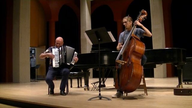 Mr.Zbig:- R.Leoncavallo - Mattinata accordion 