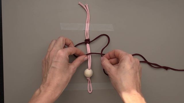 Знакомство с макраме. Простые плоские узлы в примере создания человечка смотреть онлайн