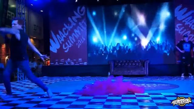 Viktor Manoel - 裁判solo Waacking Summit 2016 смотреть онлайн