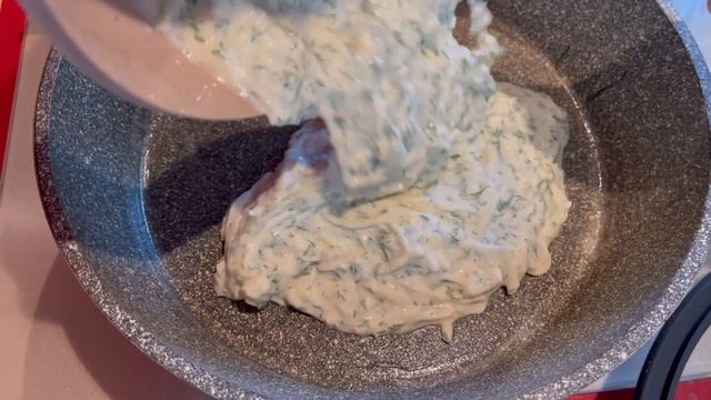 Сырная лепёшка с зеленью на сковороде. Очень вкусно