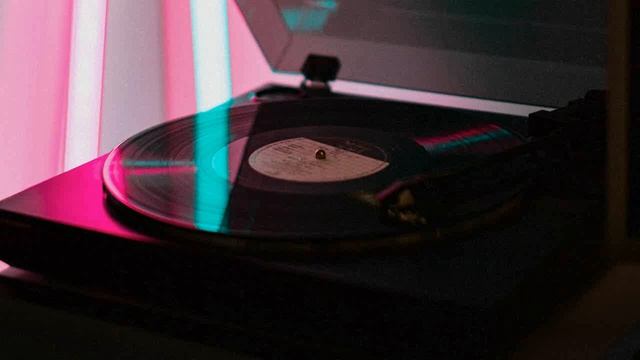 Alex Konstantinov - Loose Gravity (Dmitry Molosh Remix) [Deepwibe Underground] смотреть онлайн