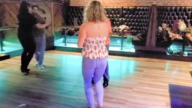 Salsa Dance, Kait & Behailu (B) Tuesday Night @ Globe Spokane WA смотреть онлайн