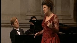 Cecilia Bartoli  sings "Vaga Luna, Che Inargenti" (Vincenzo Bellini)