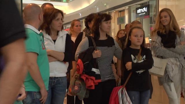 Slovenský Salsa - Rueda Flashmob Bratislava Eurovea September 2014