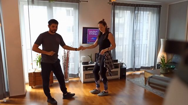 Salsa Cubana - Enchufla, escondete y Raulin (Intermediate) смотреть онлайн