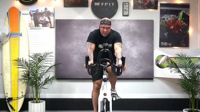 Beginners CYCLING 101 #cycleclass #cycle #indoorcycling #loseweight #weightloss #losefat #workout смотреть онлайн
