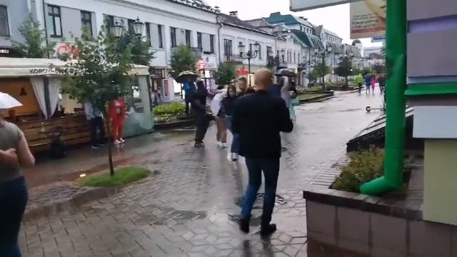 Salsa in the rain
