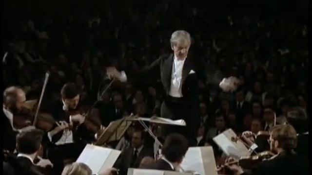 Leonard Bernstein & Vienna Philarmonic - Symphony No. 1 Gustav Mahler смотреть онлайн