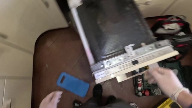 Посудомоечная машина Bosch ошибка E06 и шумит в начале, Miele не сливает, сушка LG шумит. смотреть онлайн