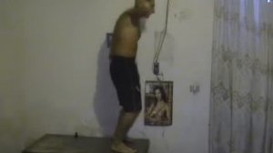 Я танцую пьяный на столе