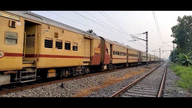 [10 in 1] Amazing multicolored different types of EMU local & Express trains смотреть онлайн