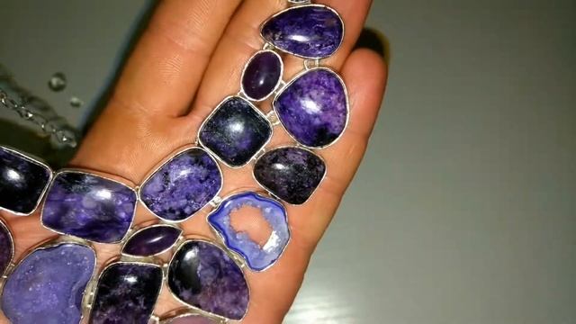 Колье из натуральных камней - АГАТ С ДРУЗАМИ, ЧАРОИТ, АМЕТИСТ смотреть онлайн