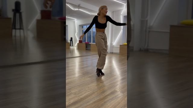 Bachata lady style | Бачата женский стиль смотреть онлайн