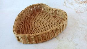 Плету дно корзинки в форме сердца