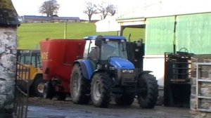 New Holland TS 115 Tractor - Mixes the Grub!