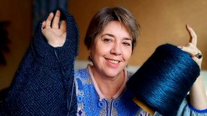 Начала вязать мужской джемпер из новой для меня пряжи