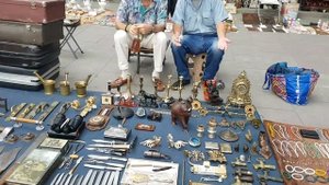 Тбилиси, барахолка на сухом мосту, картинная  галерея.