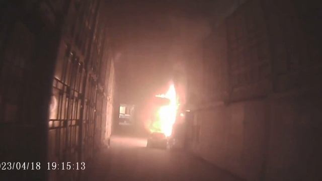 За полчаса локализован пожар на рынке Семиречье по Кульджинскому тракту в Алматы 18 апреля 2023