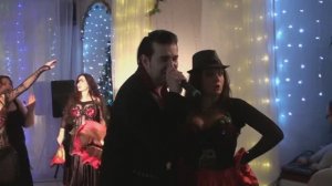 Песня "Моя бабушка курит трубку". Певец Е. Берлин  Танцует коллектив "Экспромт", шоу-балет с гостями