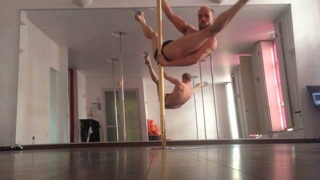 Guy pole dancing in high heels again смотреть онлайн