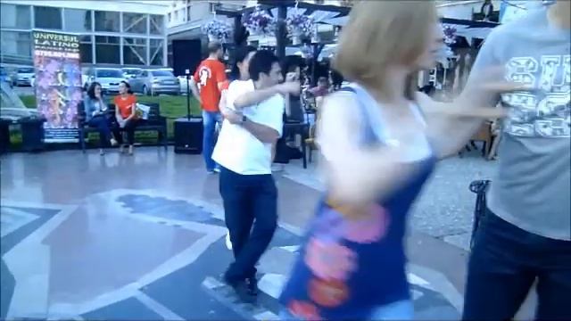 SOCIAL DANCE in the street 1/1 - salsa & bachata - 7 iulie 2013  - Piata Unirii Iasi смотреть онлайн