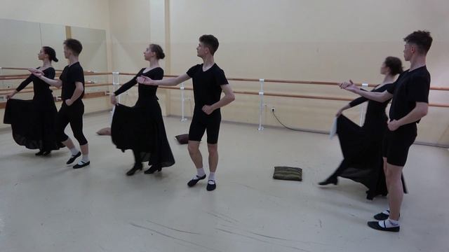 Танец с подушечками смотреть онлайн