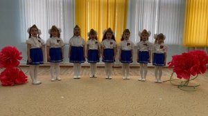 Песня «Пилотка» А.Петряшева, исполняют воспитанницы старшей группы МДОБУ детского сада №125