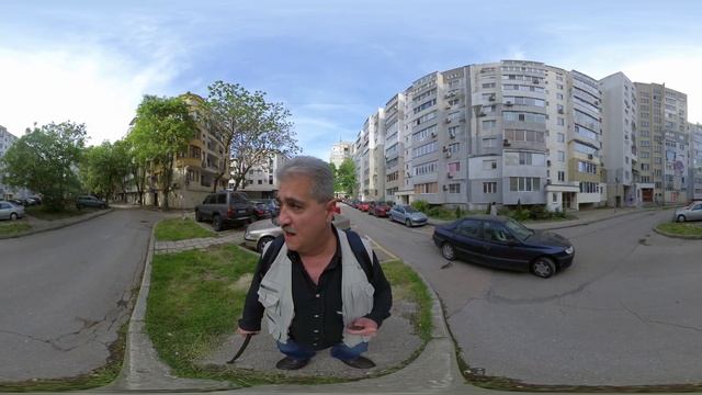 Болгария Варна 2024, весна, ул. Васил Друмев от "Мартини" до почты 9002, градинка Червен площад. смотреть онлайн