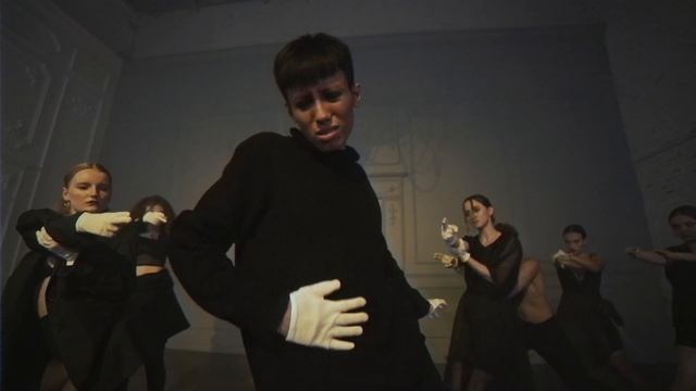 DECKI DANCE - WANNA BE STARTIN’ SOMETHING by MJ смотреть онлайн