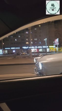 РЕТРО АВТОМОБИЛЬ НА ДОРОГЕ КТО ЗНАЕТ ЧТО ЭТО?