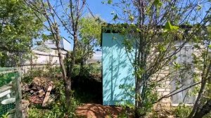 COUNTRY VLOG. ЧЕМ ПОКРАСИТЬ ДАЧНЫЙ ТУАЛЕТ? ПОПЫТКА ЗАПУСТИТЬ БАНЮ. Забор своими руками. #купилидачу