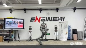 Китайская компания Engine AI выпустила первого в мире робота, способного делать кувырок вперед.