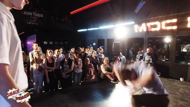 Smack'n'whack 2016, Waacking Beginners - Сергей Крымлов (win) VS Тайа смотреть онлайн