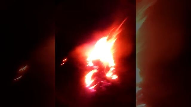 Костёр очень горячий костёр