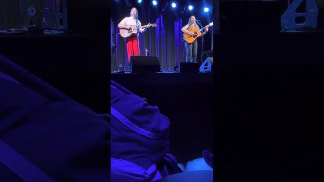 Woolf by Reina Del Cid at the Crystal Ballroom in Somerville MA смотреть онлайн