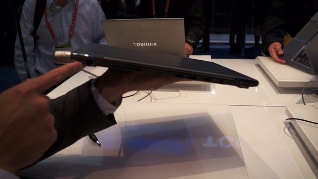 Toshiba Protege z835 ultrabook at CES 2012! смотреть онлайн