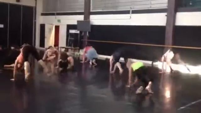 'Classical Puppet Men' смотреть онлайн