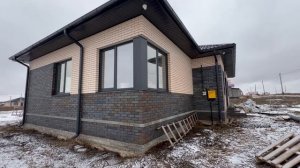 Облицовочный кирпич, кладка дома.