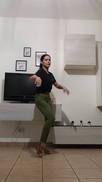 Online Class - Salsa on2 смотреть онлайн