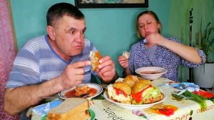 Все свое ношу с собой. Можно настрогать. Жизнь в деревне