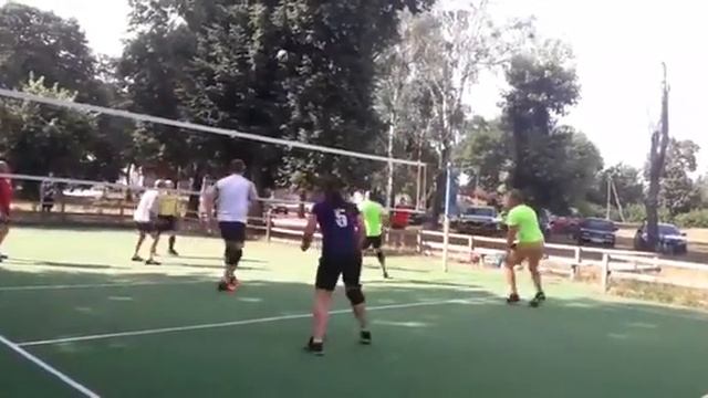 Змагання з паркового волейболу на честь дня народження нашої групи у ФБ.