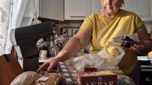 тут же зарабатываю и здесь  же спустили пенсию