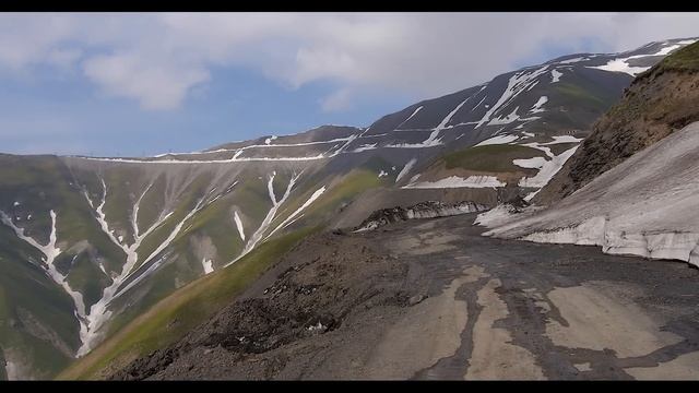 Cycling the silk road .Sergio Borroni, Armando Lanaro, Ralf Kirchhoff . Salsa Fargo